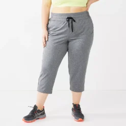 Plus Size Tek GearĀ® Weekend Straight-Leg Capris